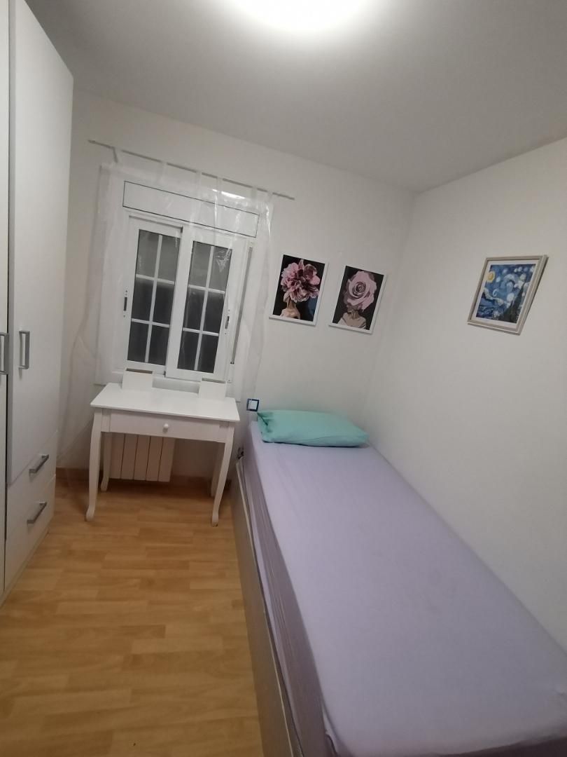 Bedroom of Flat to share in Terrassa  with Heating, Parquet flooring and Storage room
