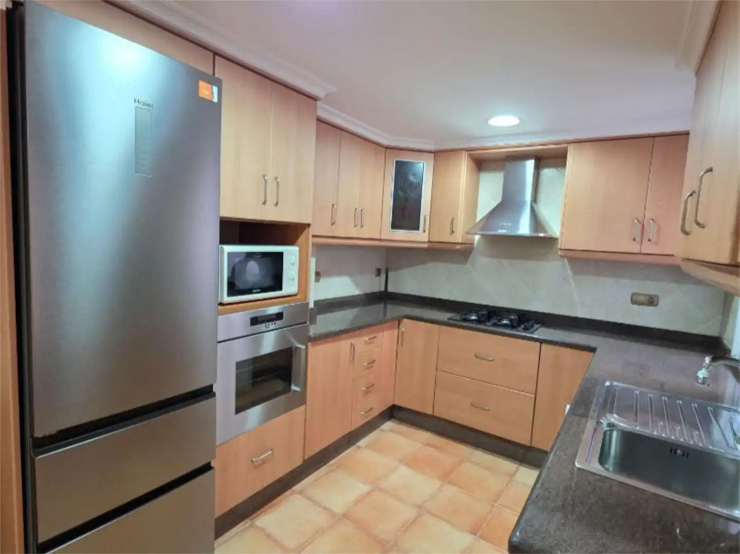 Room in Carrer Capità Gaspar Ortiz, 85, Reina Victoria - Miguel Hernández Kitchen of Flat for share in Elche / Elx with Furnished and Balcony