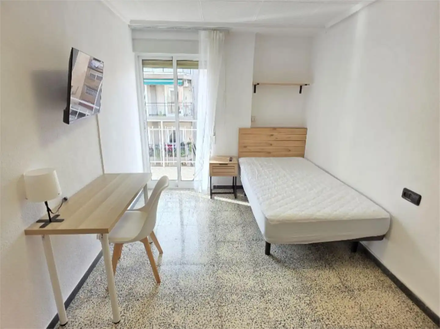 Room in Carrer Capità Gaspar Ortiz, 85, Reina Victoria - Miguel Hernández Bedroom of Flat for share in Elche / Elx with Furnished and Balcony