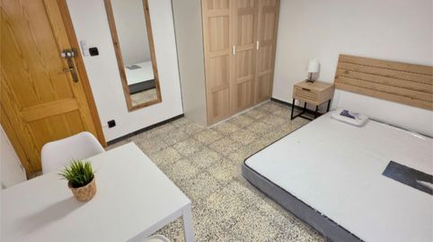 Room in Carrer Capità Gaspar Ortiz, 85, Reina Victoria - Miguel Hernández, Elche / Elx - image 4 Photo 4 of Room in Carrer Capità Gaspar Ortiz, 85, Reina Victoria - Miguel Hernández, Elche / Elx