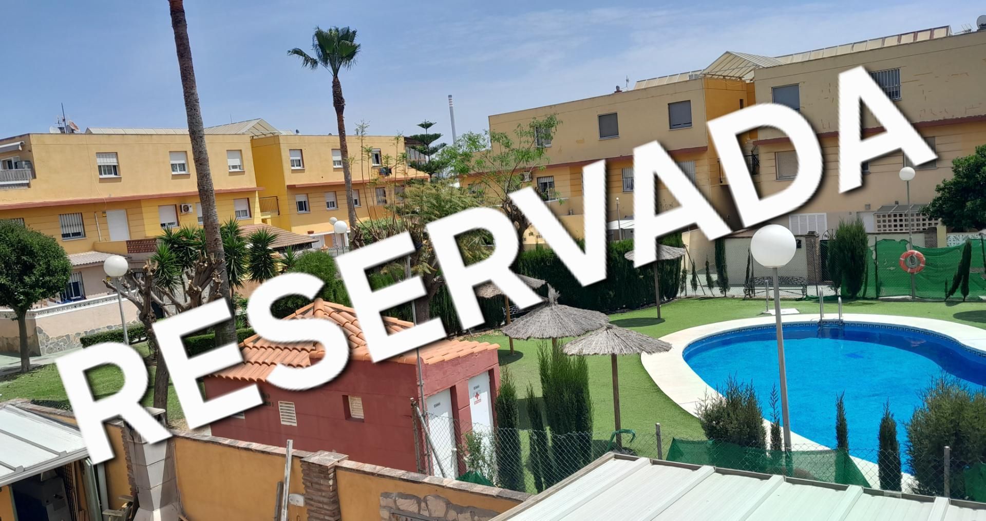 Vista exterior de Pis en venda en Los Barrios amb Terrassa i Piscina