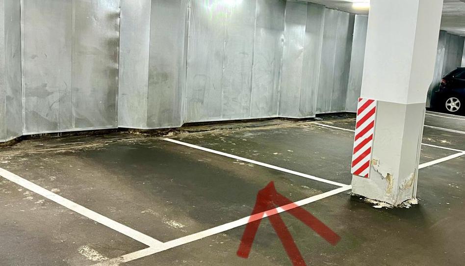 Garage to rent in Calle Doctor Alfredo Martínez, 1, Llamaquique, Oviedo - image 1 Photo 1 of Garage to rent in Calle Doctor Alfredo Martínez, 1, Llamaquique, Oviedo