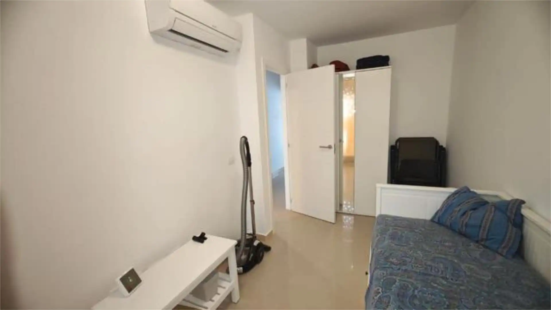 Casa adosada en venta en San Miguel Habitación de Casa adosada en venta en San Miguel de Abona con Piscina