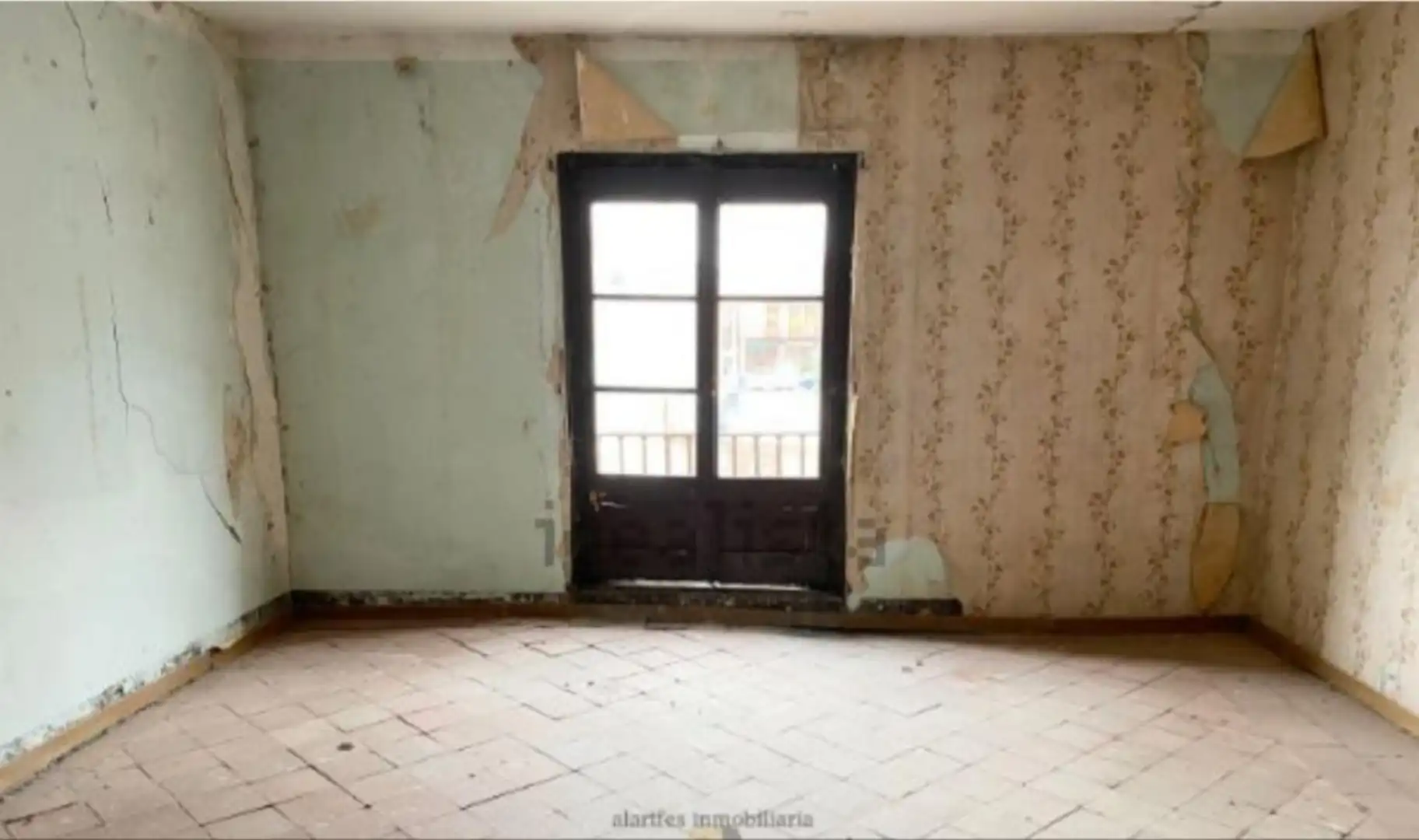 Casa adosada en venta en Plaza Mayor de la Hispanidad, 5, Medina del Campo Sala de estar de Casa adosada en venta en Medina del Campo con Trastero y Balcón