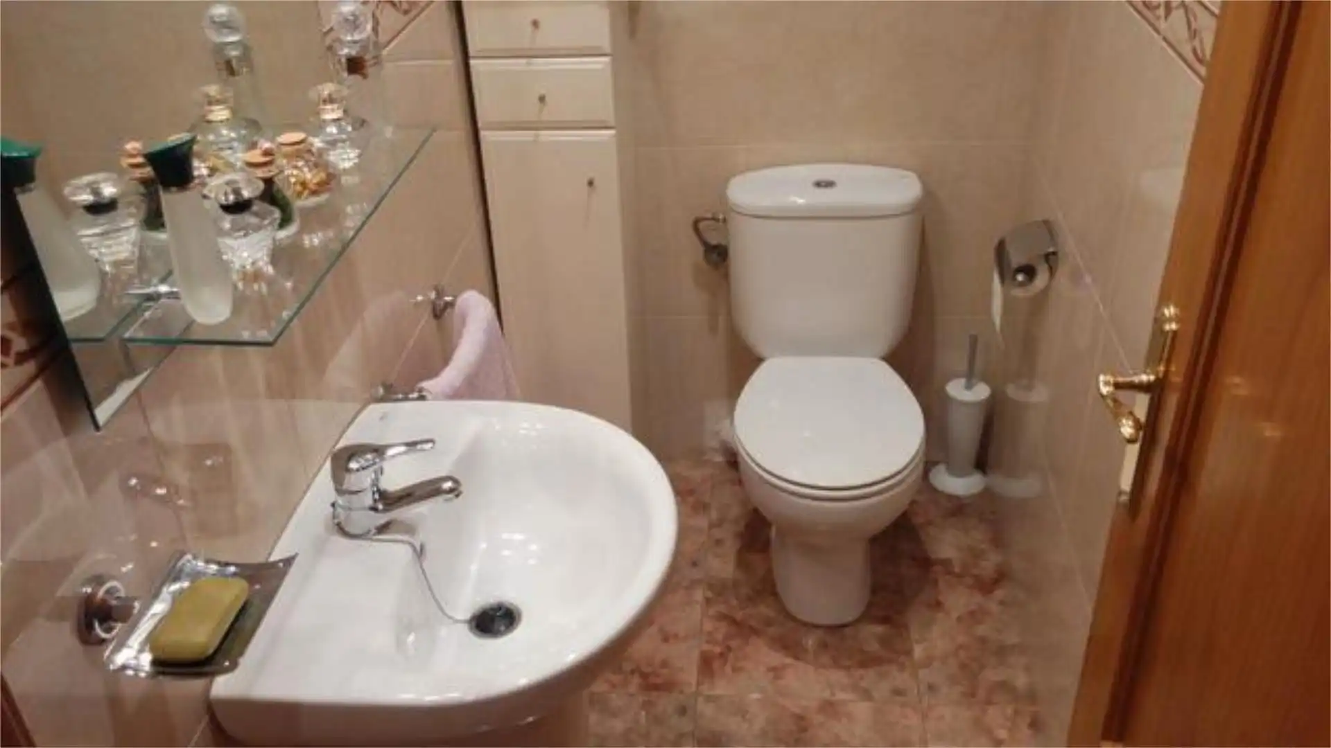 Baño de Piso en venta en Tàrrega con Terraza, Trastero y Amueblado