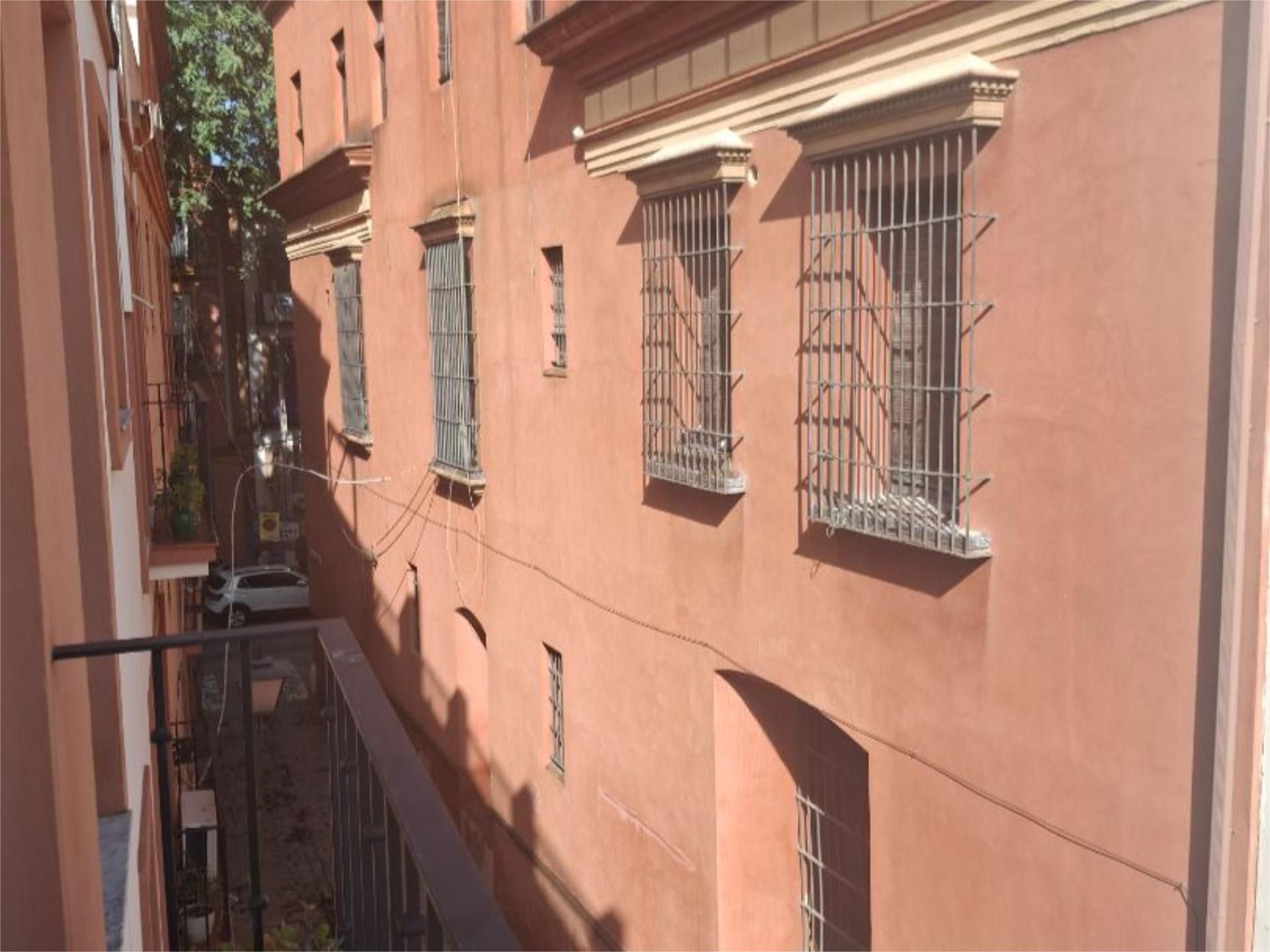 Pis en venda a Calle Ruiseñor, 3, Triana Este Vista exterior de Pis en venda en Sevilla Capital amb Aire condicionat, Terrassa i Balcó