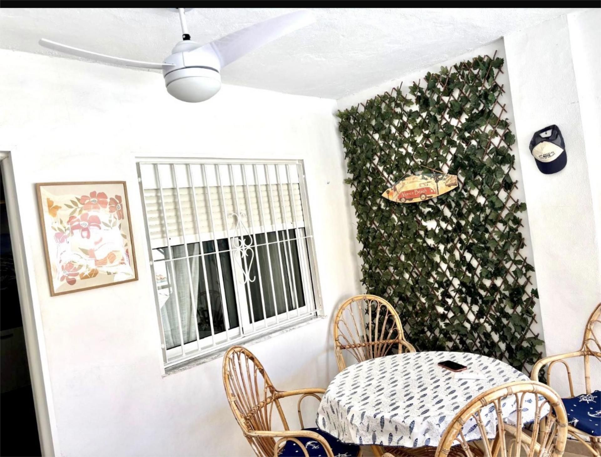 Menjador de Pis en venda en Pilar de la Horadada amb Aire condicionat, Terrassa i Balcó