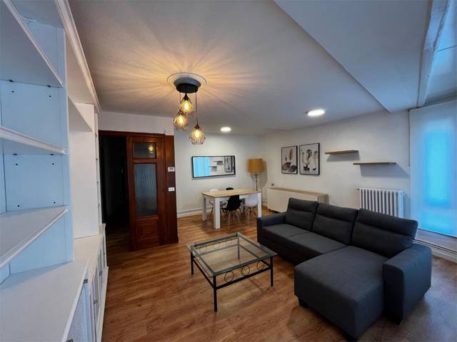 Piso en Alquiler en Rúa Armanyá, 5 en Centro - Recinto Amurallado