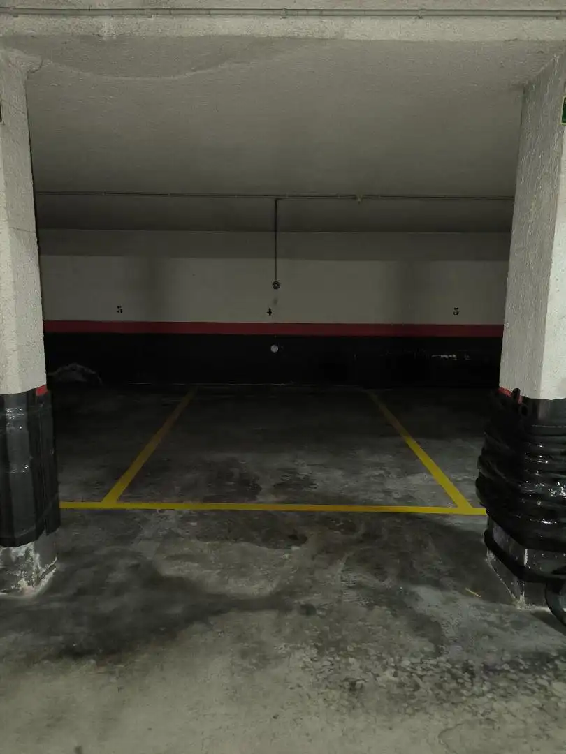 Parking de Garaje de alquiler en  Pamplona / Iruña