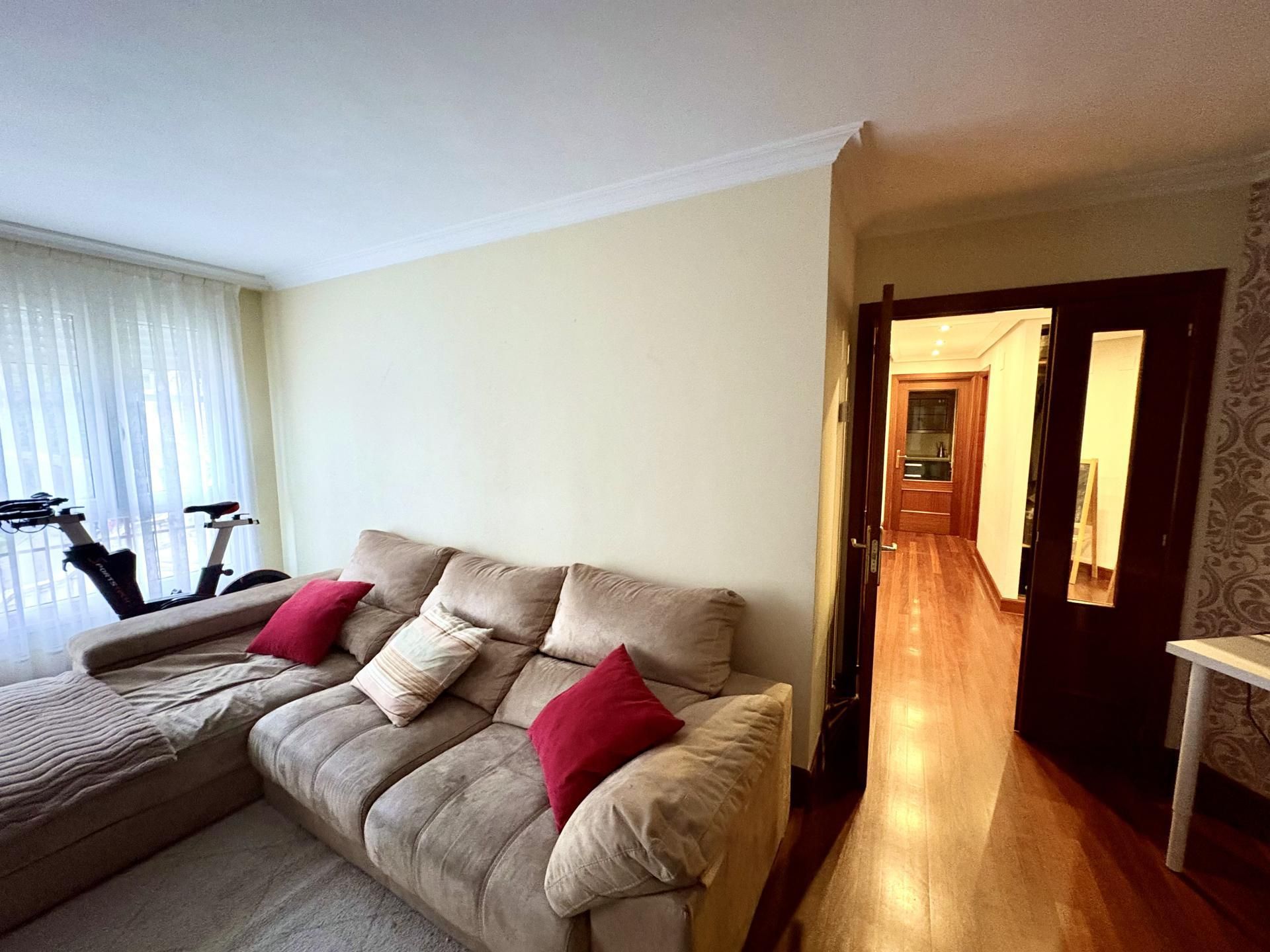 Pis en venda a Santa Eulalia Kalea, 47, Kabiezes Sala d'estar de Pis en venda en Santurtzi