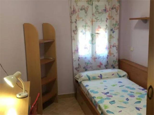 Piso en Alquiler en Calle de Antonio Salvador, 81 en Almendrales