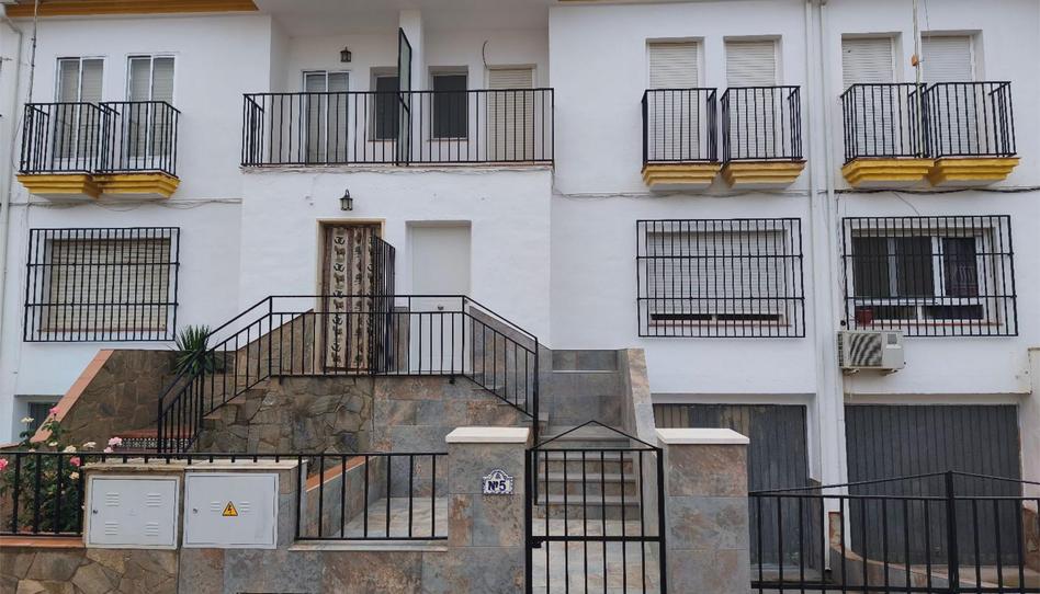 Casa adosada en venta en Calle Paloma, 11, Benalúa, Granada - imagen 1 Foto 1 de Casa adosada en venta en Calle Paloma, 11, Benalúa, Granada