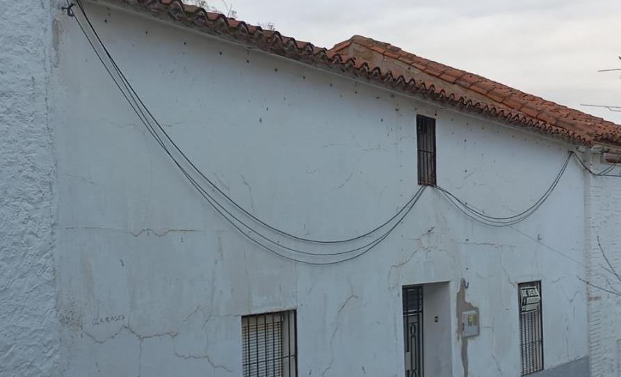 Casa adosada en venta en Avenida Francisco Chacón, 24, Puebla de Alcocer, Badajoz - imagen 1 Foto 1 de Casa adosada en venta en Avenida Francisco Chacón, 24, Puebla de Alcocer, Badajoz