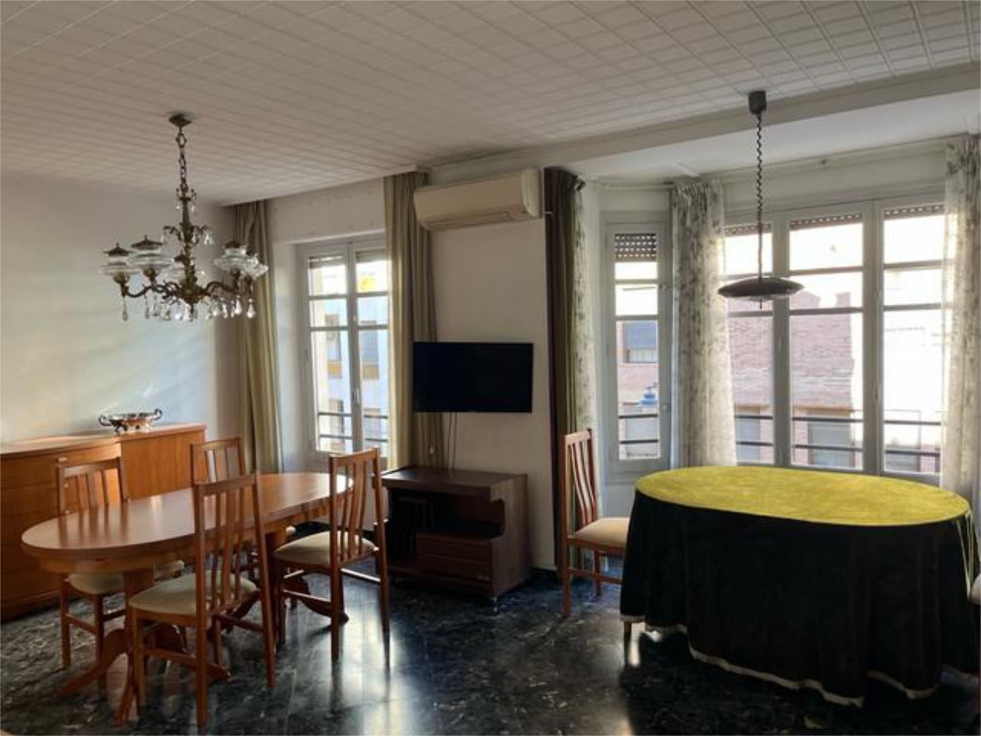 Pis de lloguer a Sant Josep - Zona Hospital Menjador de Pis de lloguer en Ontinyent amb Calefacció, Terrassa i Traster