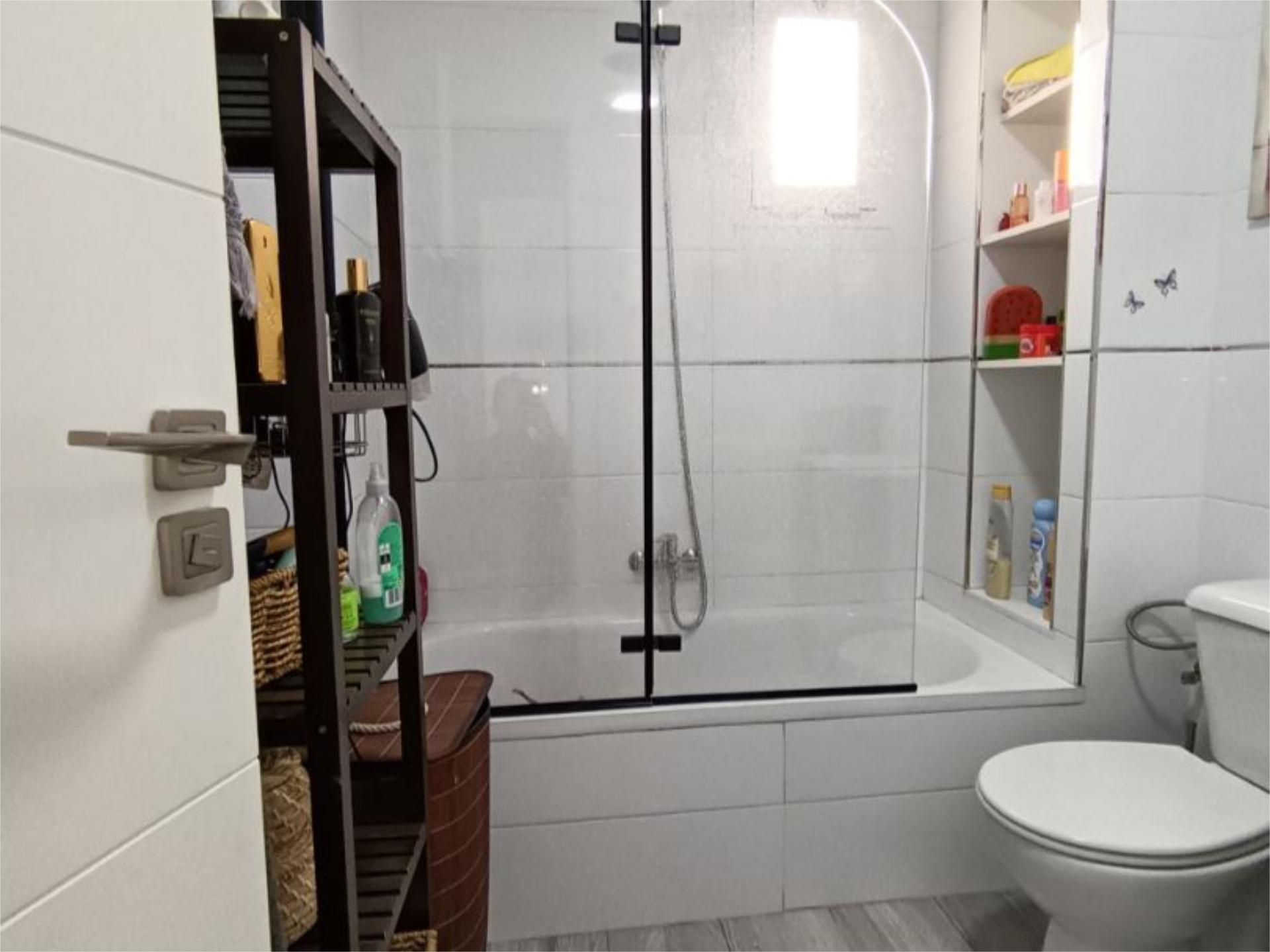 Bany de Pis en venda en  Ceuta Capital amb Aire condicionat