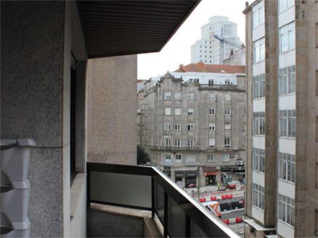 Piso en Alquiler en Rúa de Bolivia, 17 en Plaza España - Corte Inglés