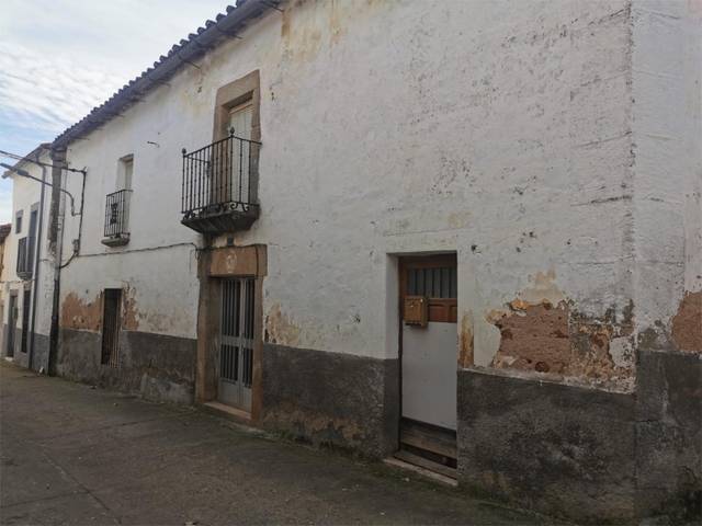 Casa adosada en Venta en Calle Diego Santolaria, 12 en Pozuelo de Zarzón