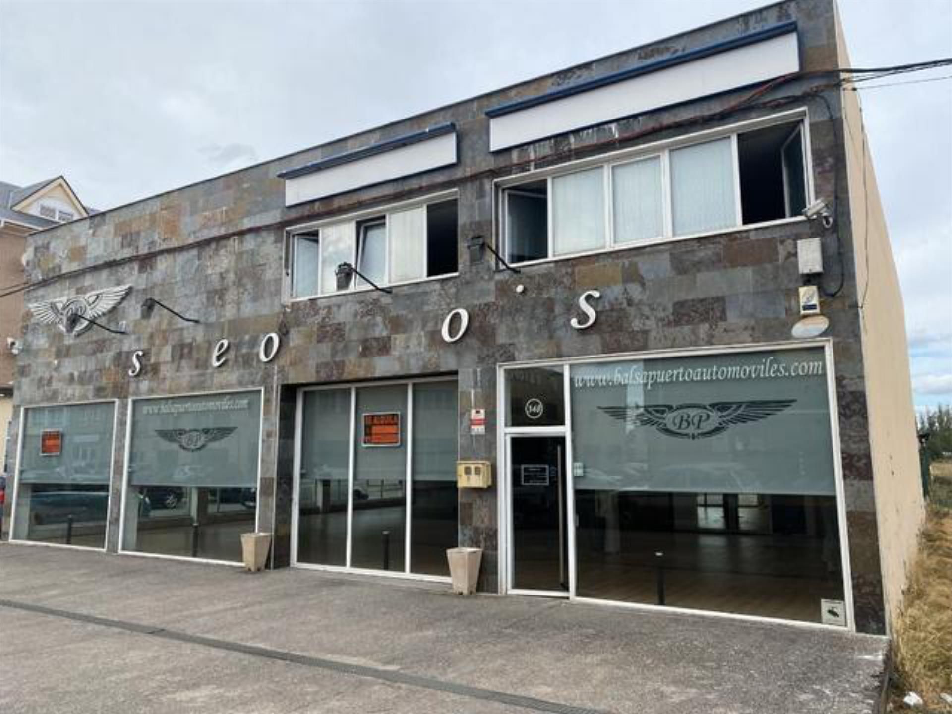 Vista exterior de Nau industrial de lloguer en Ponferrada amb Aire condicionat