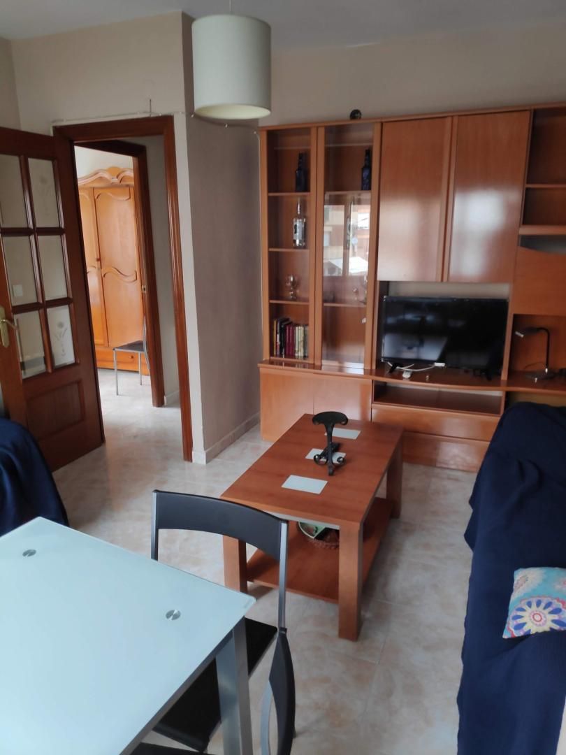 Sala de estar de Piso de alquiler en Calle Felipe María Polo, 2,  con Aire acondicionado y Balcón