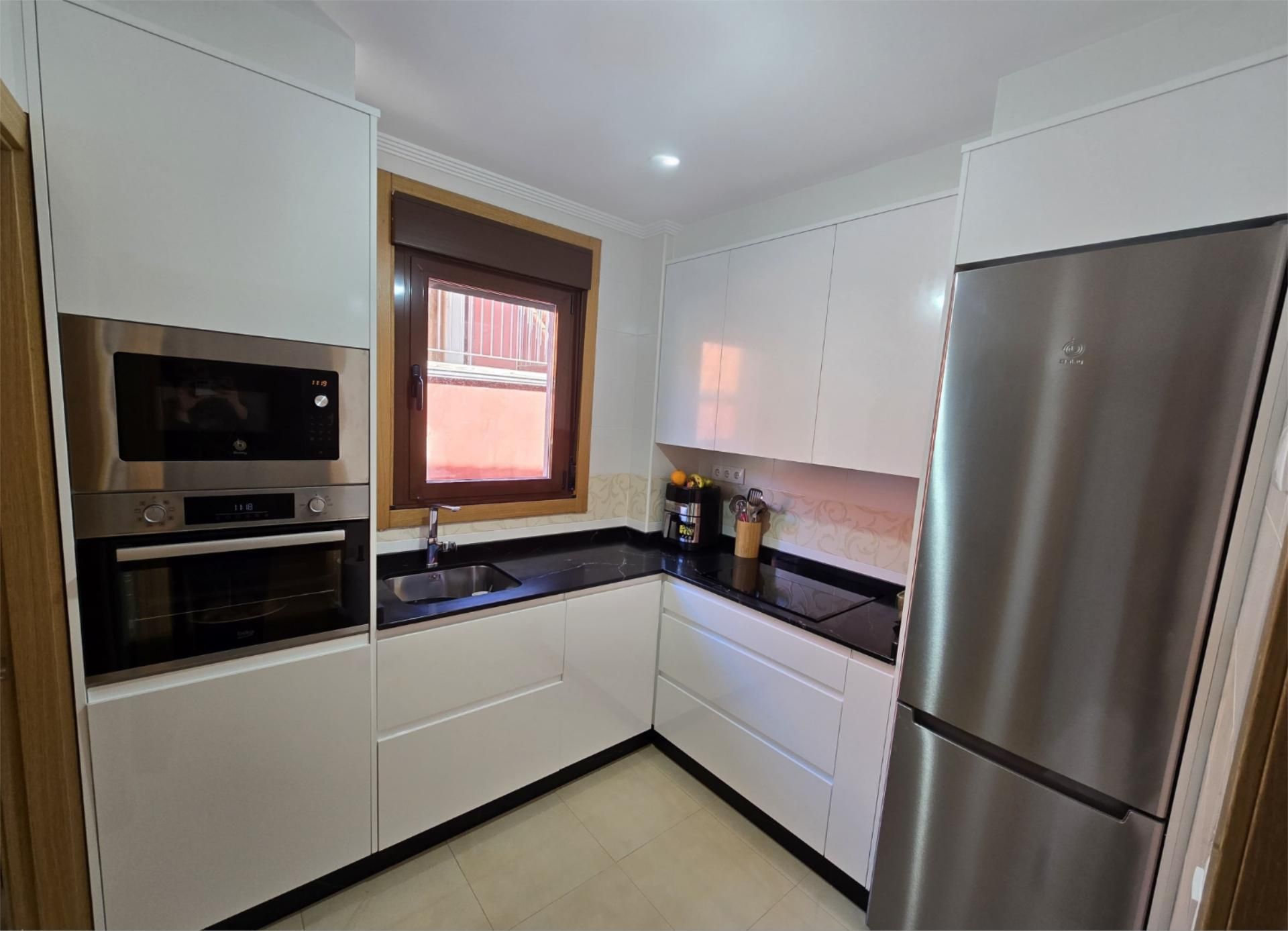 Cocina de Piso en venta en Ribeira con Aire acondicionado