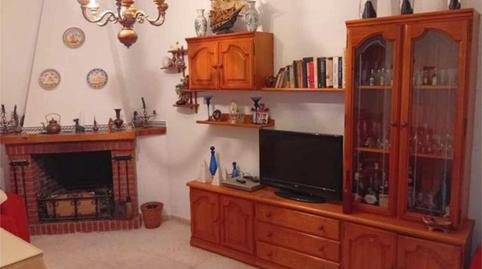 Foto 4 de Casa adosada en venta en Carmona, Sevilla