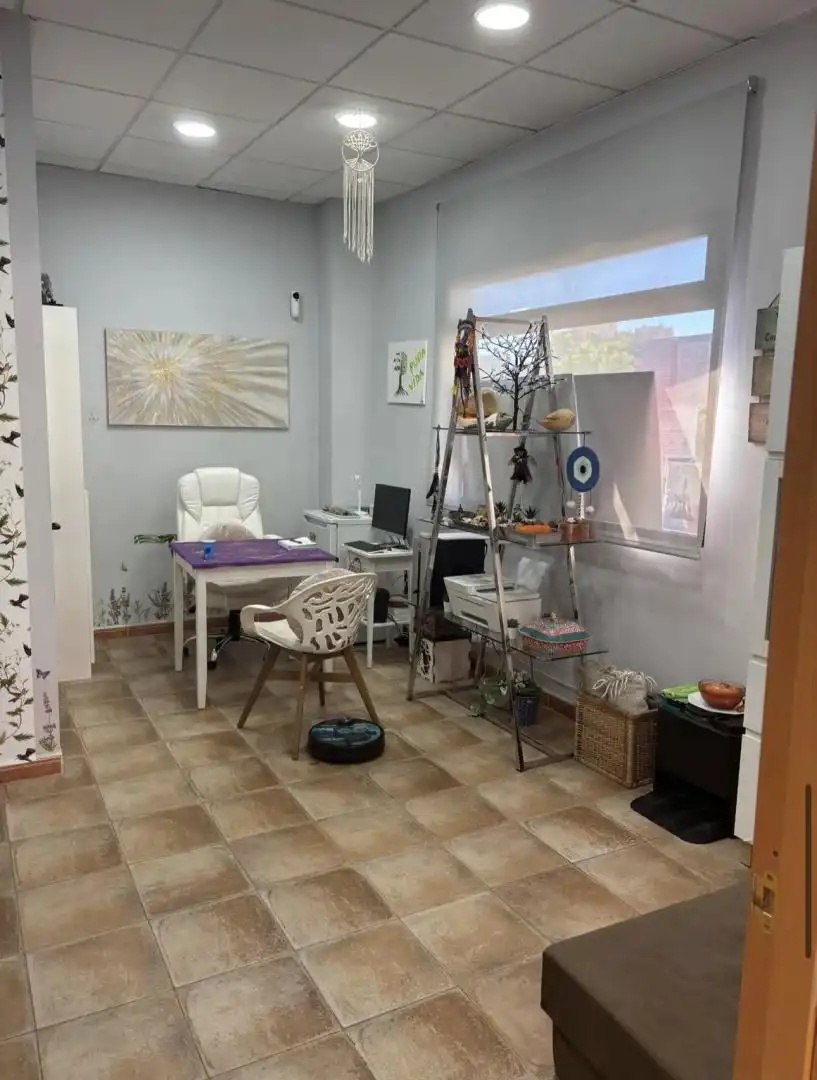 Commercial properties for sale in Calle Ciudad De Riga, 2, Paus - Poligono San Blas Commercial properties for sale in Alicante / Alacant with Air Conditioner