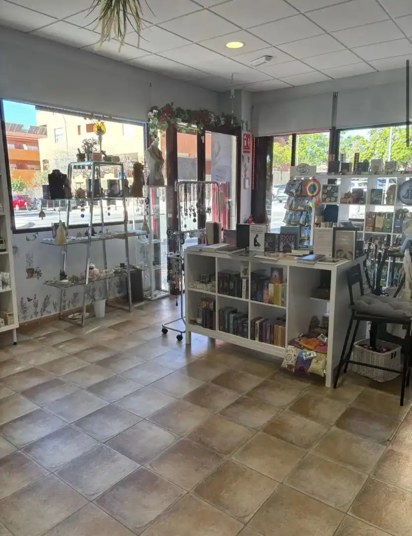 Commercial properties for sale in Calle Ciudad De Riga, 2, Paus - Poligono San Blas Commercial properties for sale in Alicante / Alacant with Air Conditioner