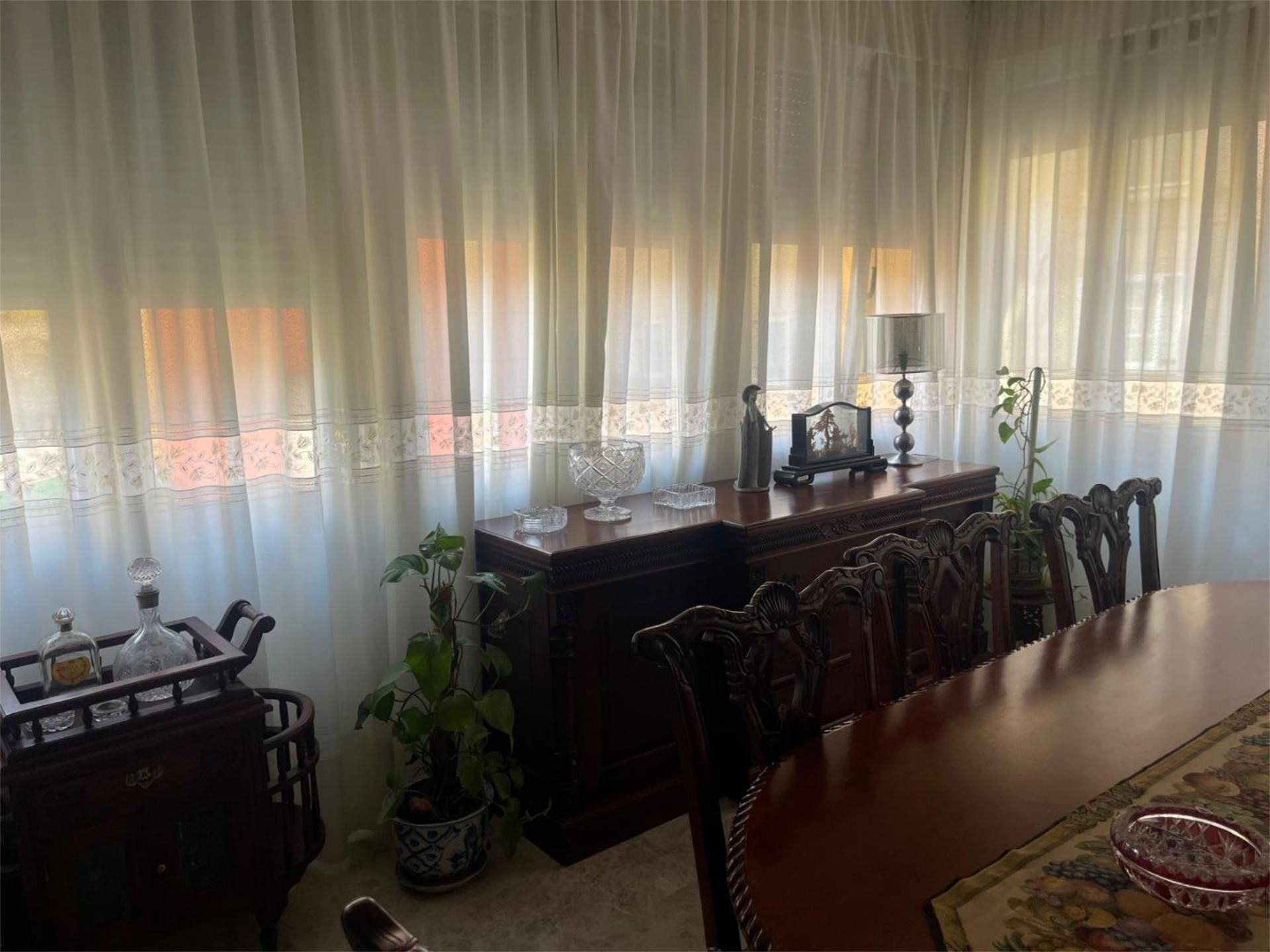 Pis en venda a Calle González de la Vega, 6, Centro Menjador de Pis en venda en Ceuta Capital amb Moblat