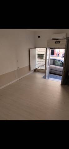 Local comercial en Alquiler en Avenida Primero de Mayo, 62 en Coria del Río