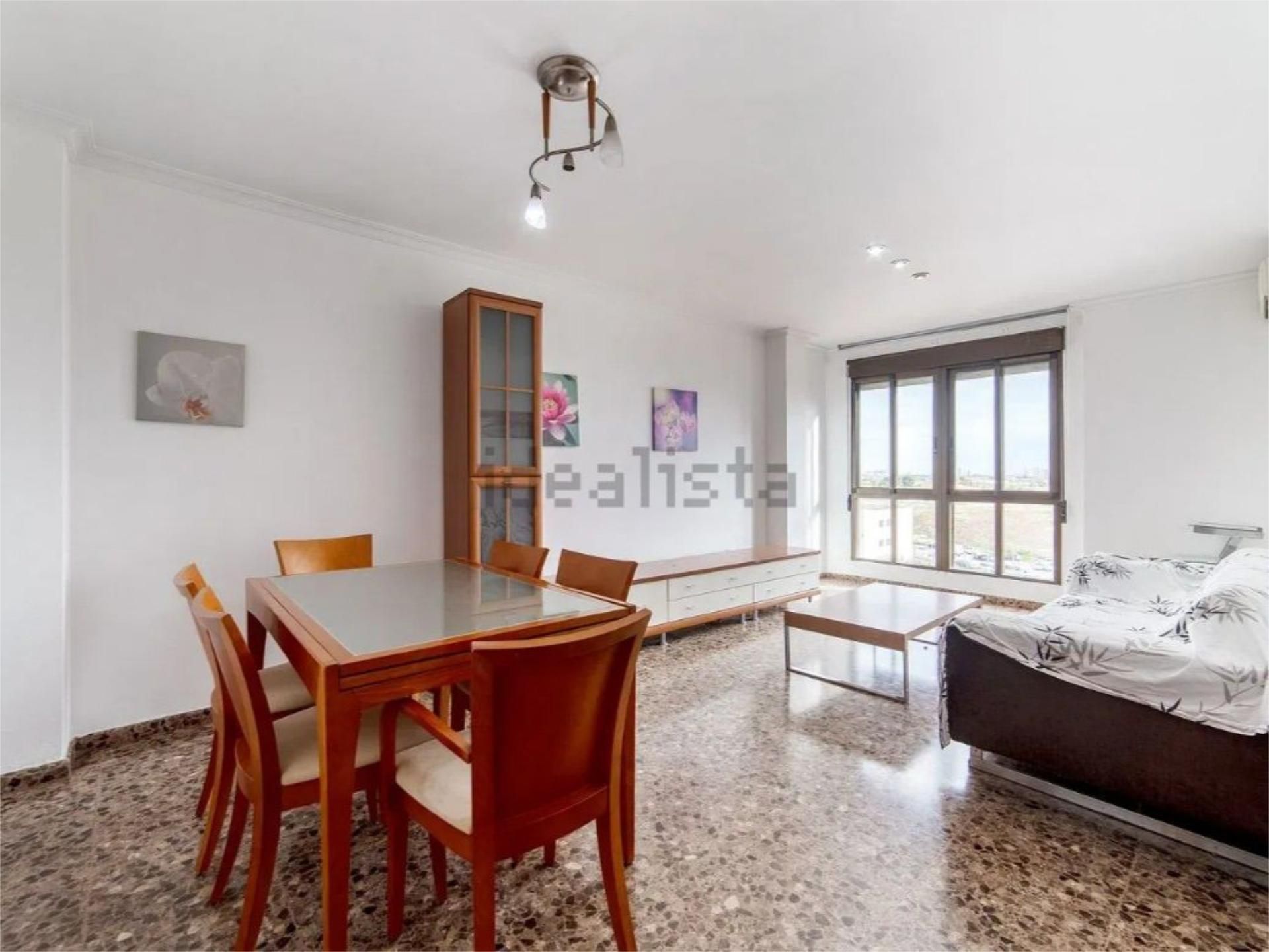 Vista exterior de Piso en venta en Xirivella con Aire acondicionado y Balcón