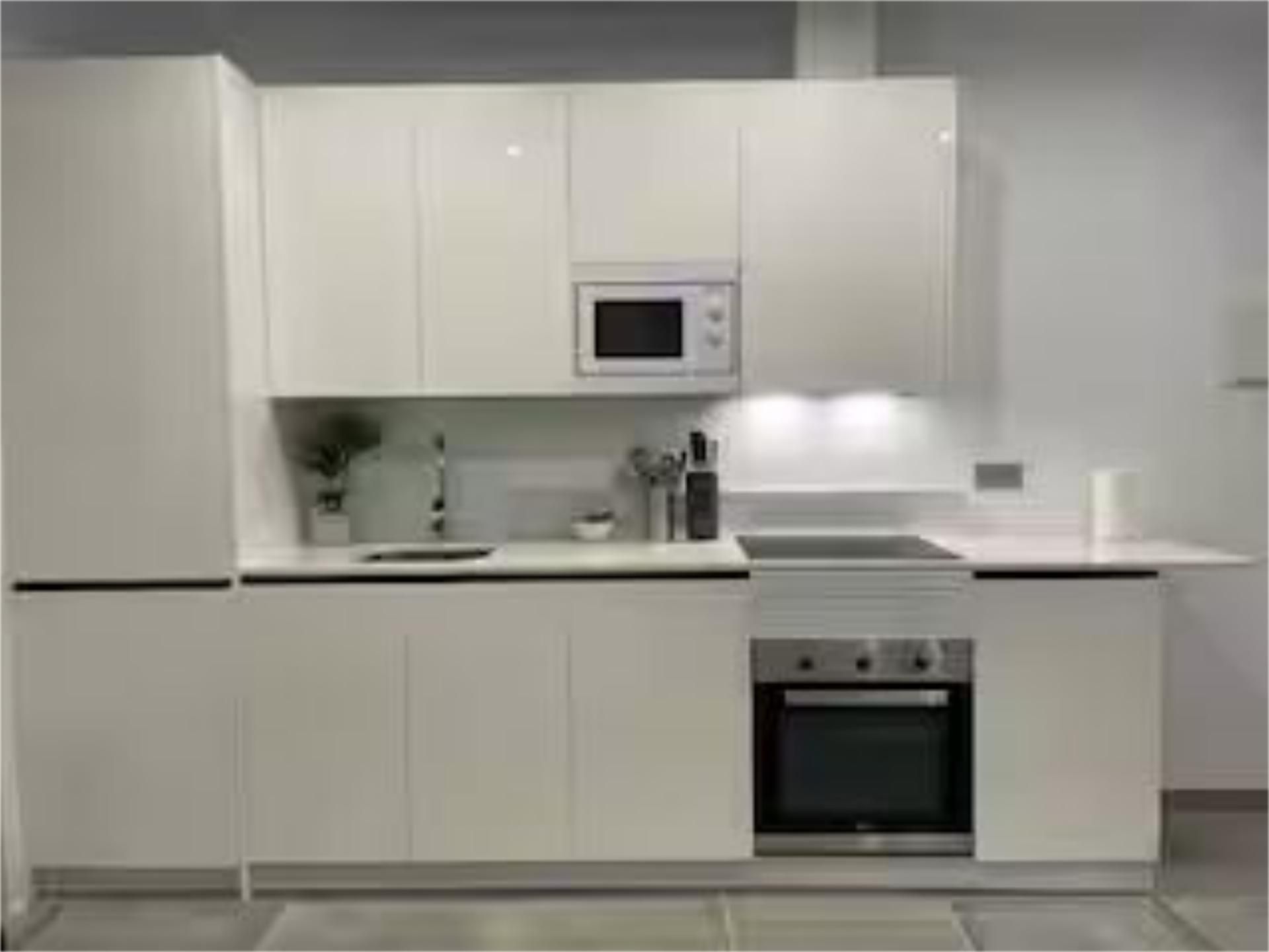 Cuina de Estudi de lloguer en Marbella amb Aire condicionat, Calefacció i Moblat