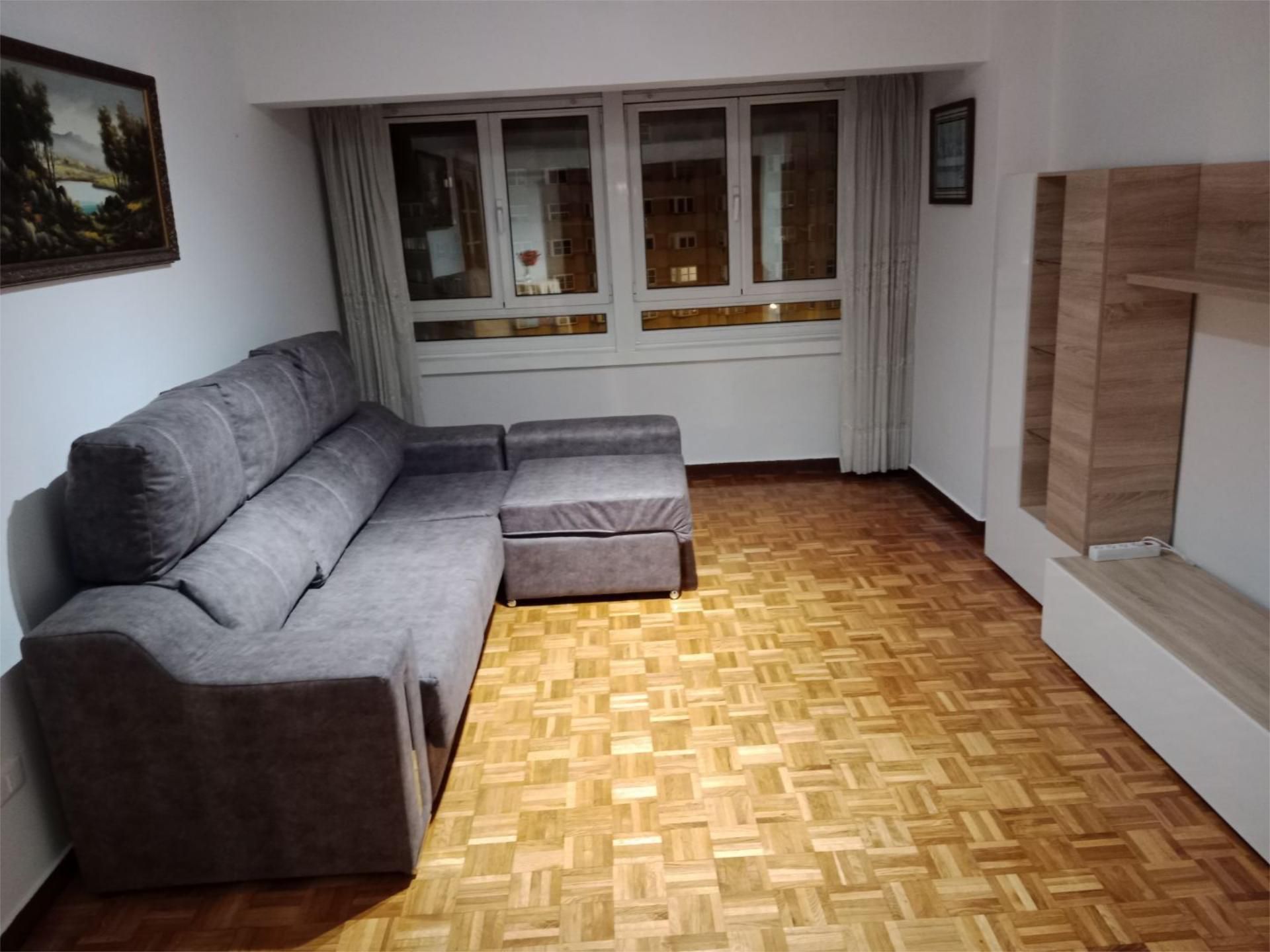 Pis de lloguer a Avenida Finisterre, 251, Sagrada Familia Sala d'estar de Pis de lloguer en A Coruña Capital amb Parquet i Moblat