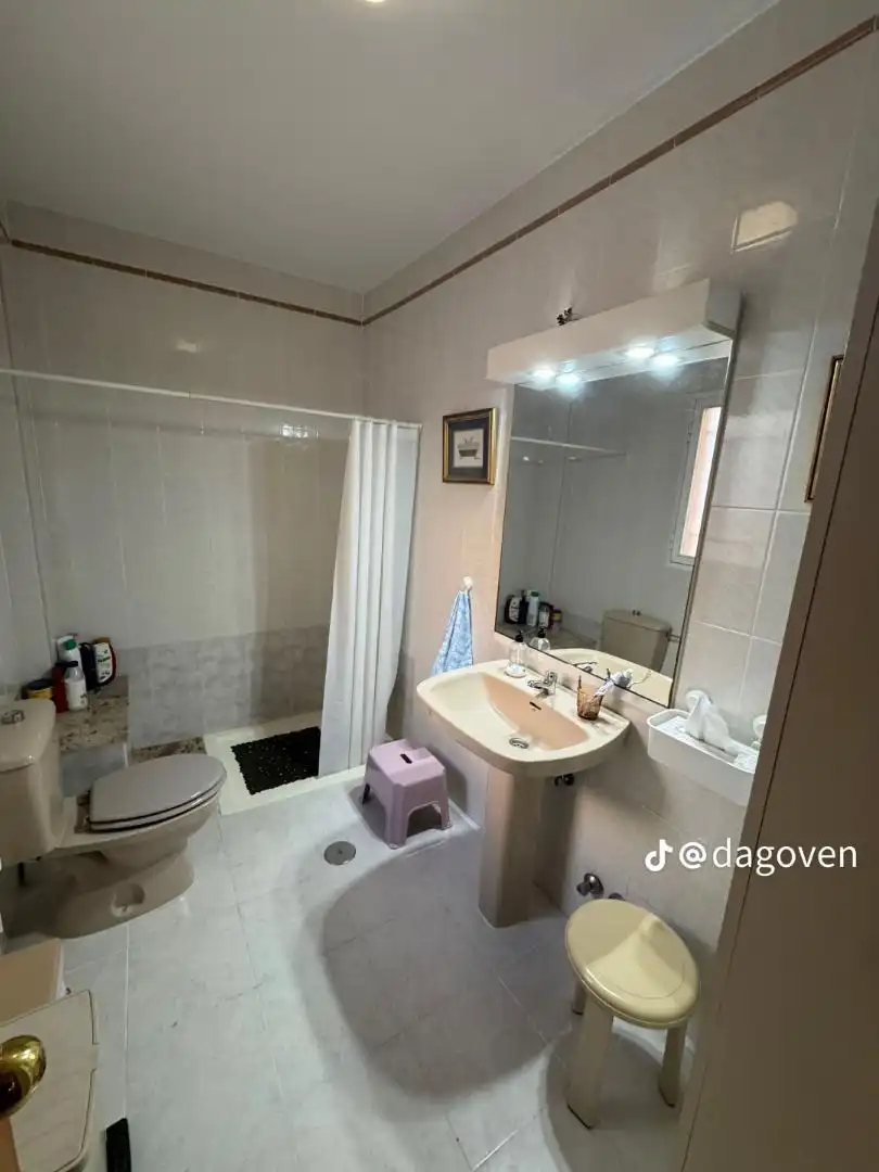 Ático en venta en Calle Manuel Machado, 41, Roquetas Pueblo Baño de Ático en venta en Roquetas de Mar con Aire acondicionado, Terraza y Trastero