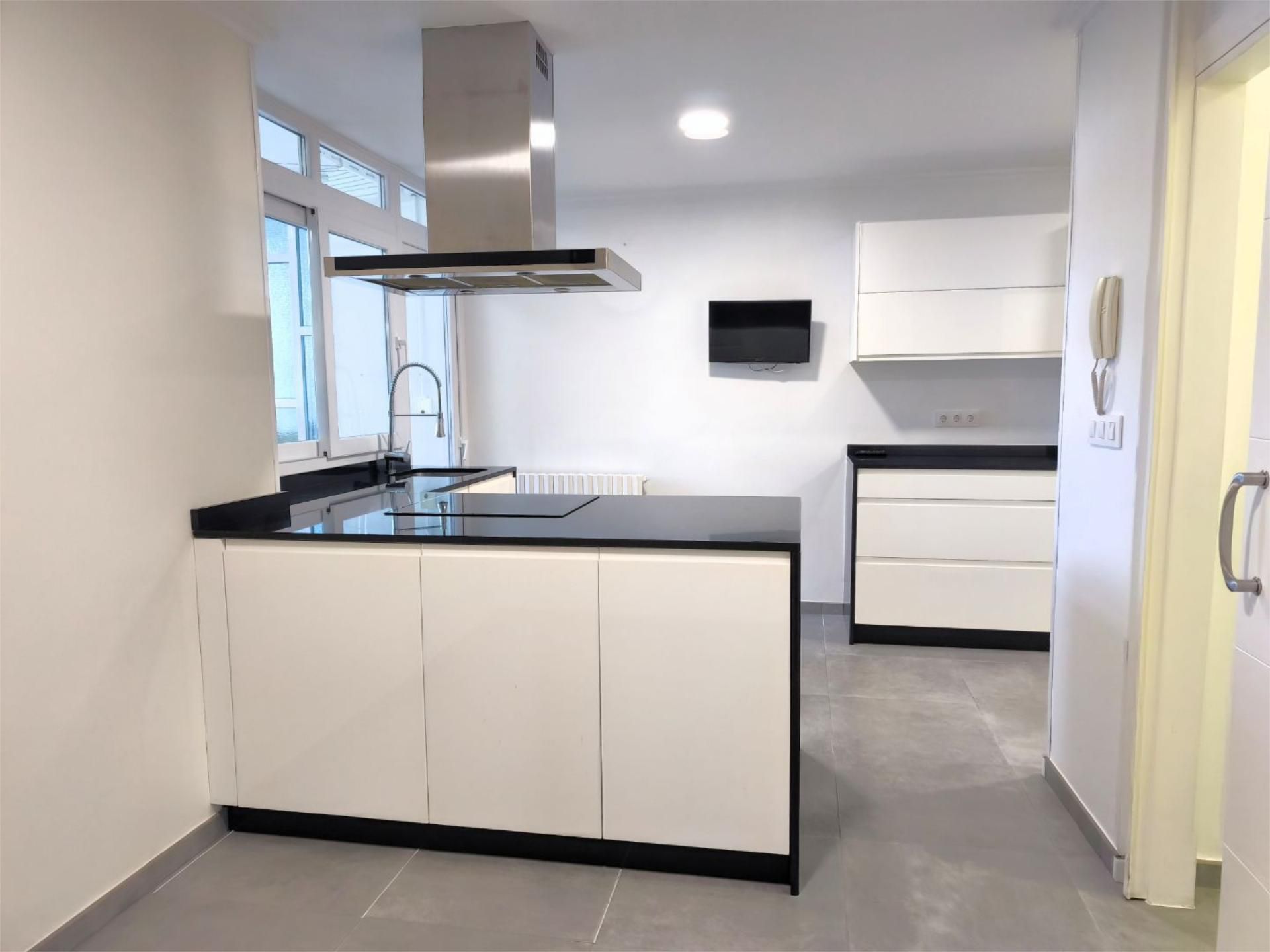 Kitchen of Flat for sale in Rúa Alcalde Hevia, 8, 