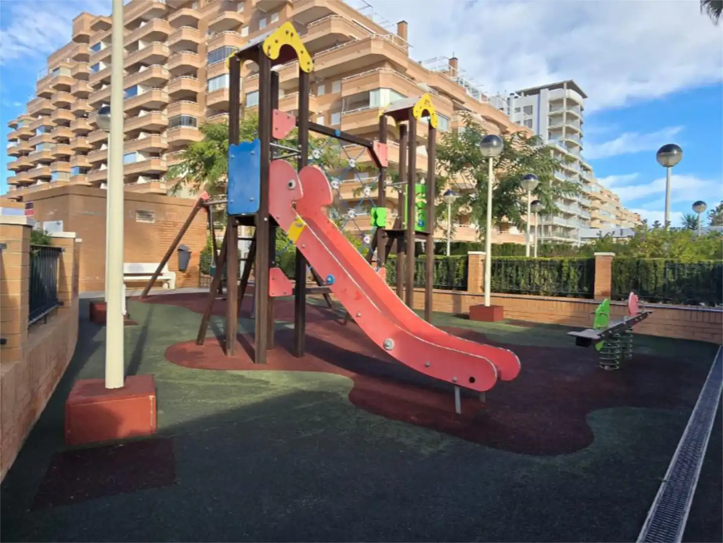 Piso en venta en Carrer Amplaries, 35, Vista Mar Vista exterior de Piso en venta en Oropesa del Mar / Orpesa con Aire acondicionado, Terraza y Piscina