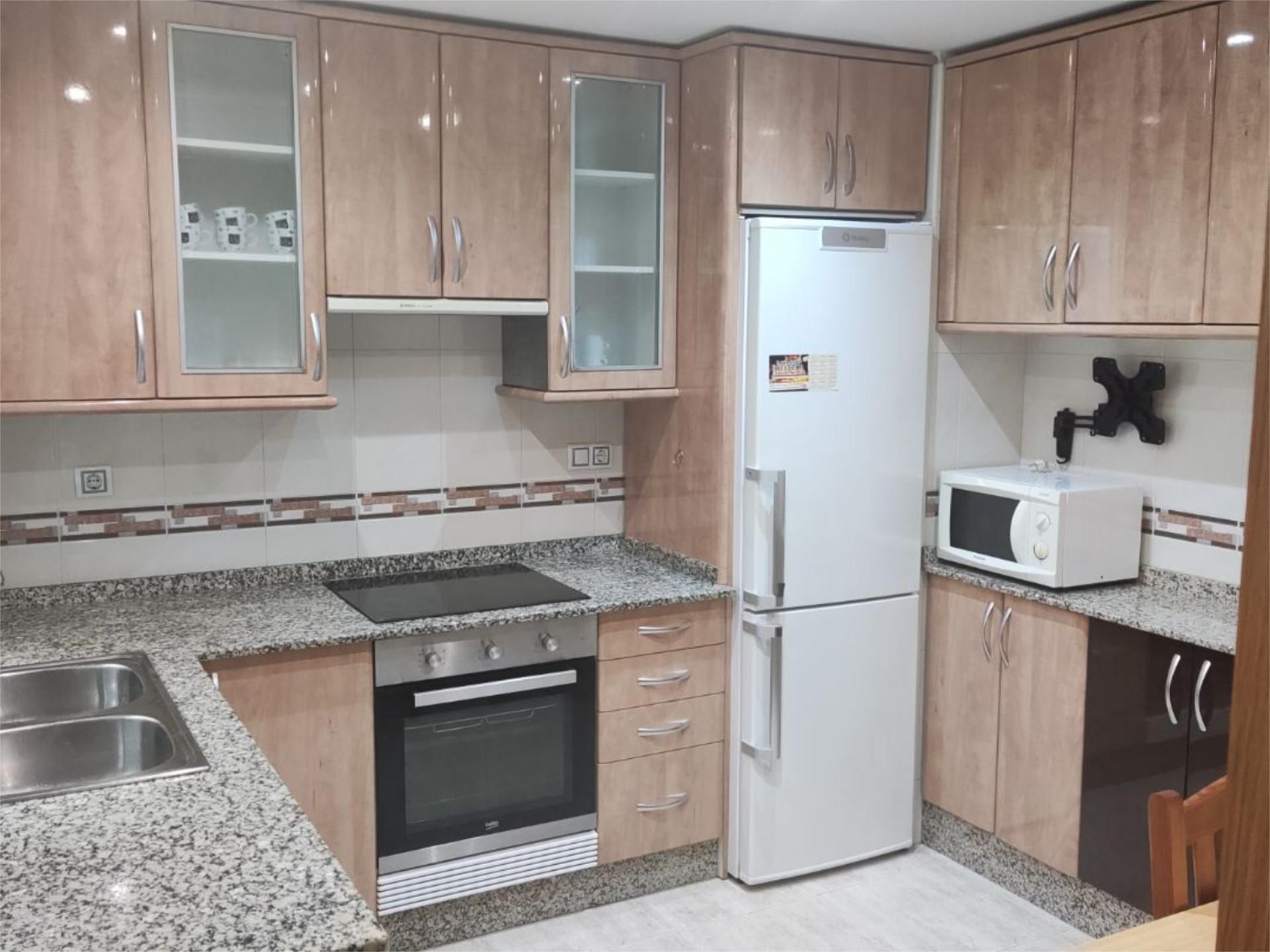 Kitchen of Flat to rent in Salvaterra de Miño  with Air Conditioner and Balcony