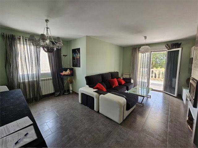 Casa adosada en Alquiler en Chiloeches