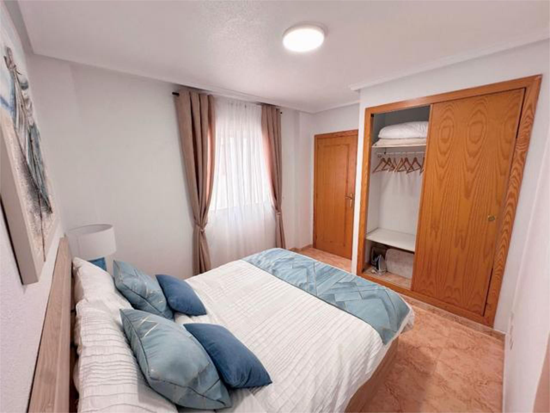 Bedroom of Apartment to rent in Torrevieja  with Terrace