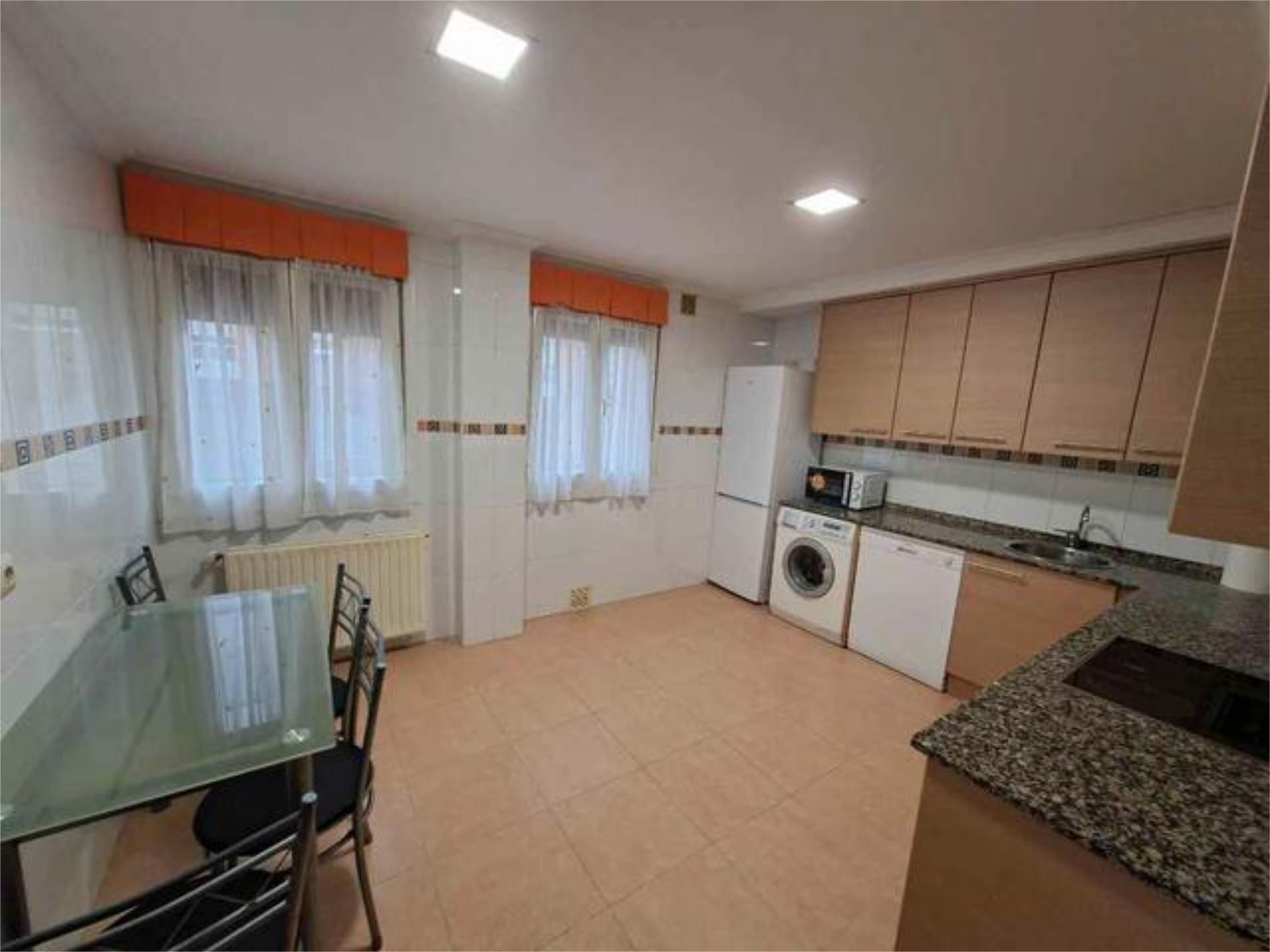 Kitchen of Flat to rent in Grado