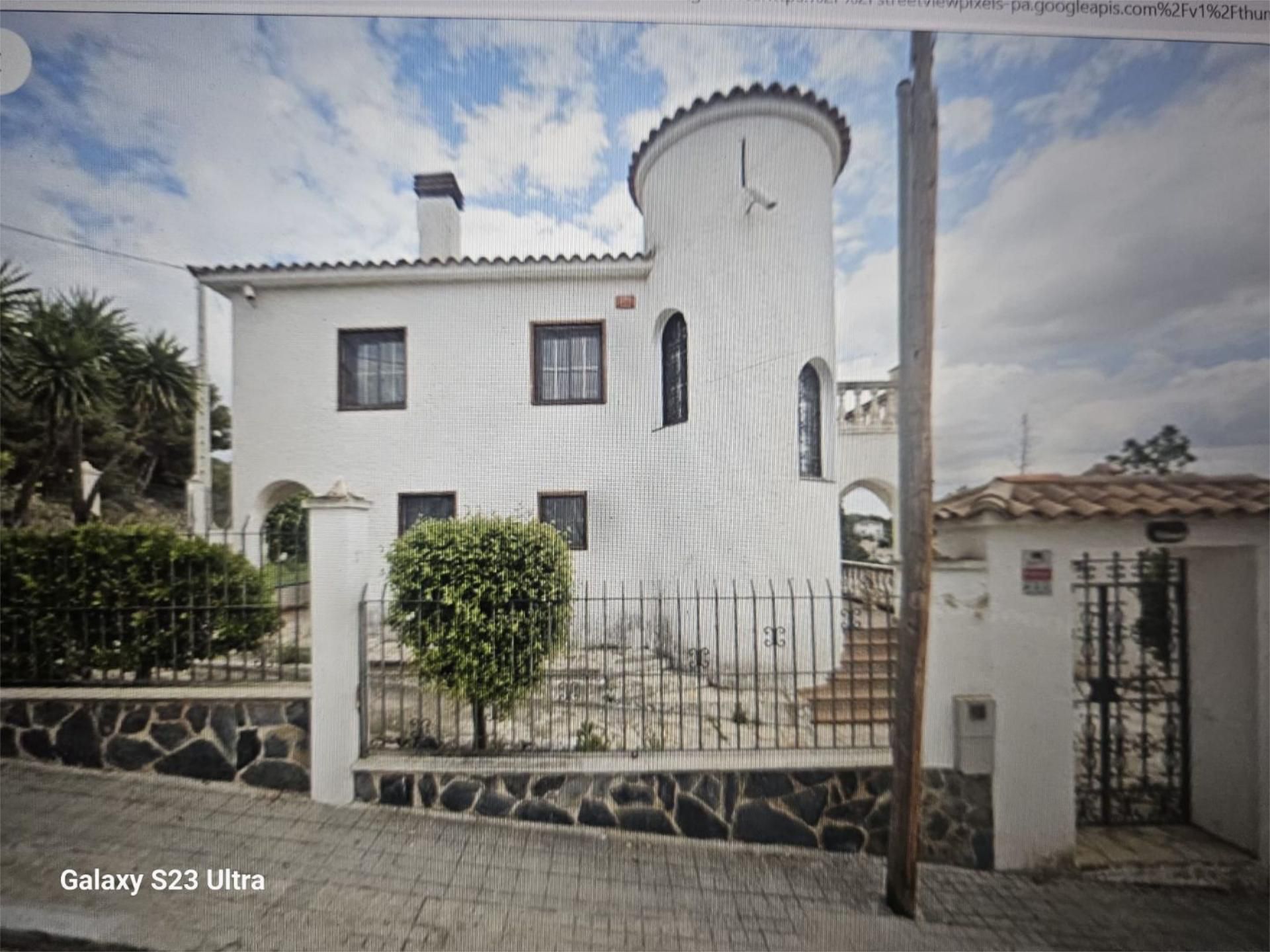 Vista exterior de Casa o xalet de lloguer en La Bisbal del Penedès amb Aire condicionat, Terrassa i Piscina
