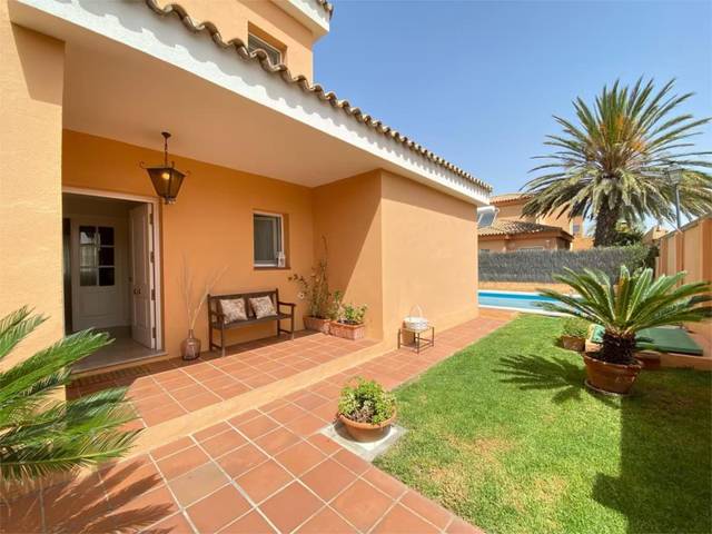 Casa-chalet en Alquiler en Calle Marea, 14 en Valdelagrana