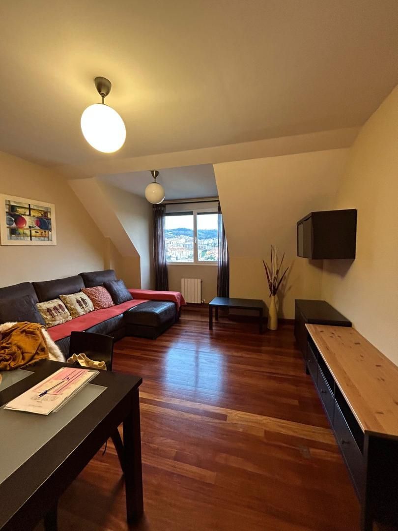 Sala d'estar de Pis de lloguer en Bilbao  amb Calefacció, Traster i Moblat