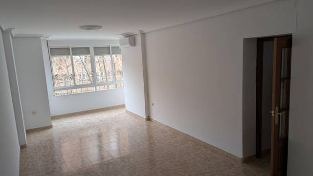 Piso en Alquiler en Paseo de la Estación, 1 en San Bartolomé - Millán de Priego