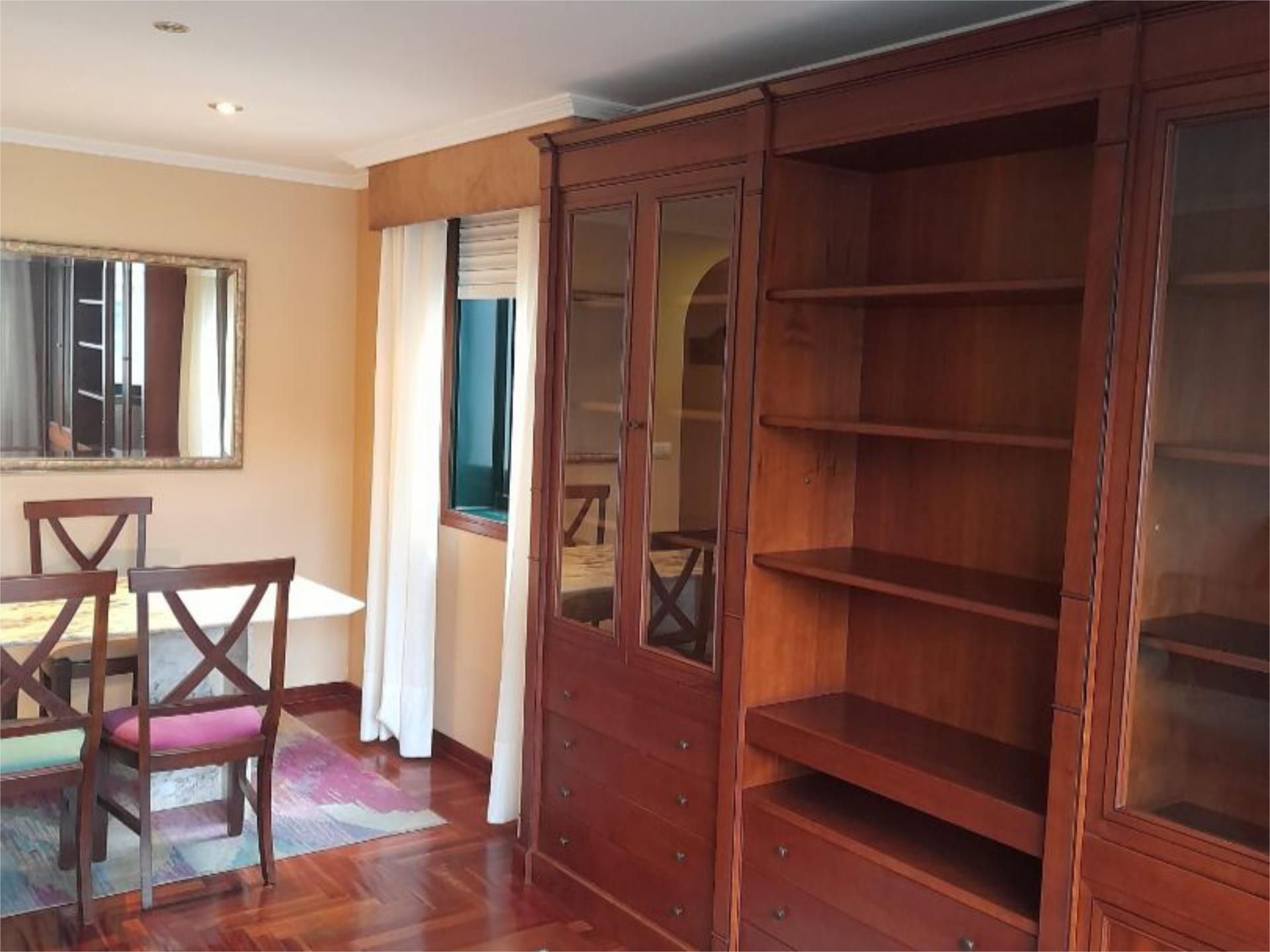 Dormitori de Pis de lloguer en Vigo  amb Calefacció, Parquet i Traster