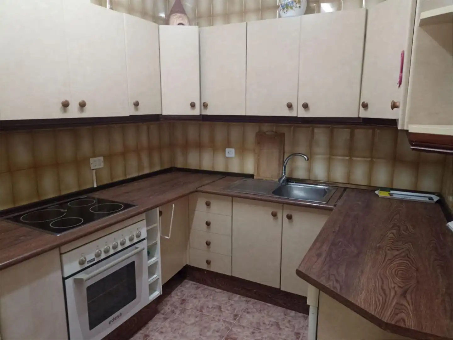 Casa adosada en venta en Calle Carlos Garzarán, 24, Pedro Muñoz Cocina de Casa adosada en venta en Pedro Muñoz con Aire acondicionado, Calefacción y Jardín privado