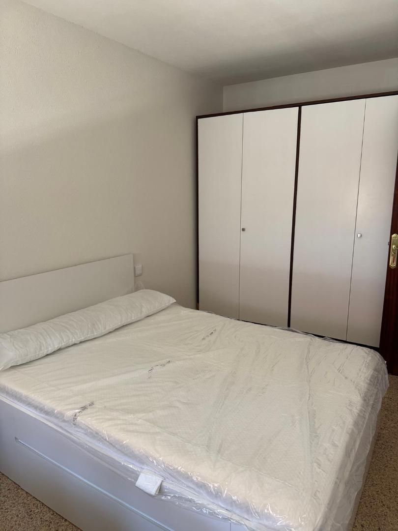 Dormitori de Pis per a compartir en  Tarragona Capital amb Moblat, Forn i Rentadora