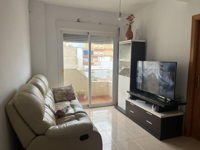 Piso en Alquiler en calle Trina Bernal, 1 en Torrenueva Costa