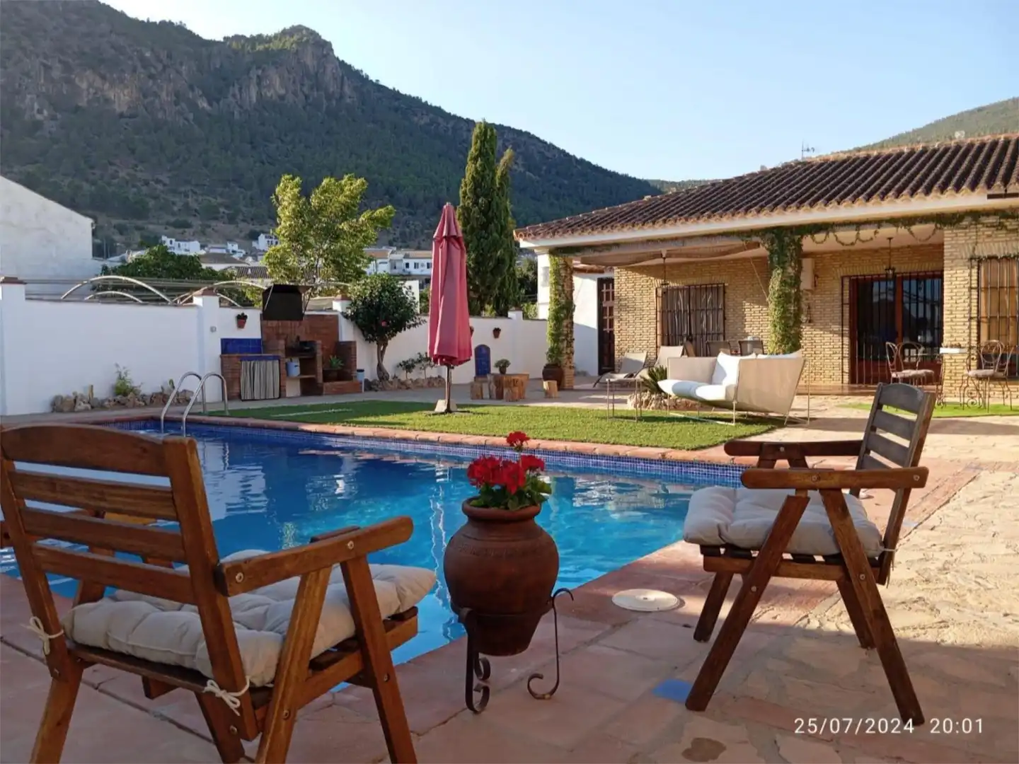 Pis en venda a Calle Alcalde Juan Ximenez de la Barrera, 1, Algodonales Piscina de Pis en venda en Algodonales amb Aire condicionat, Calefacció i Jardí privat