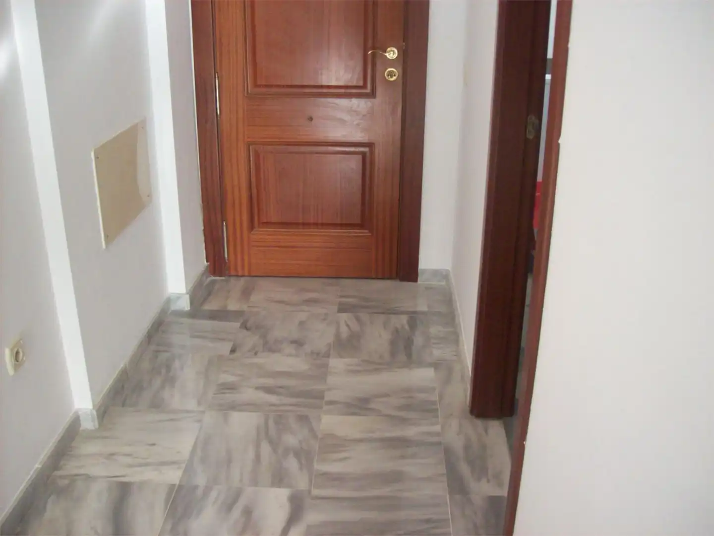 Piso en venta en Avenida de las Ciencias, 27, Colores - Entreparques Piso en venta en Sevilla con Aire acondicionado, Calefacción y Jardín privado