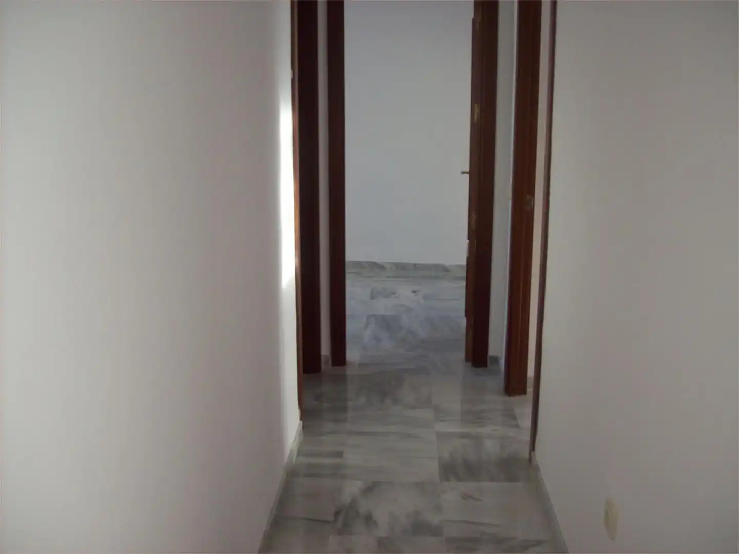 Piso en venta en Avenida de las Ciencias, 27, Colores - Entreparques Piso en venta en Sevilla con Aire acondicionado, Calefacción y Jardín privado